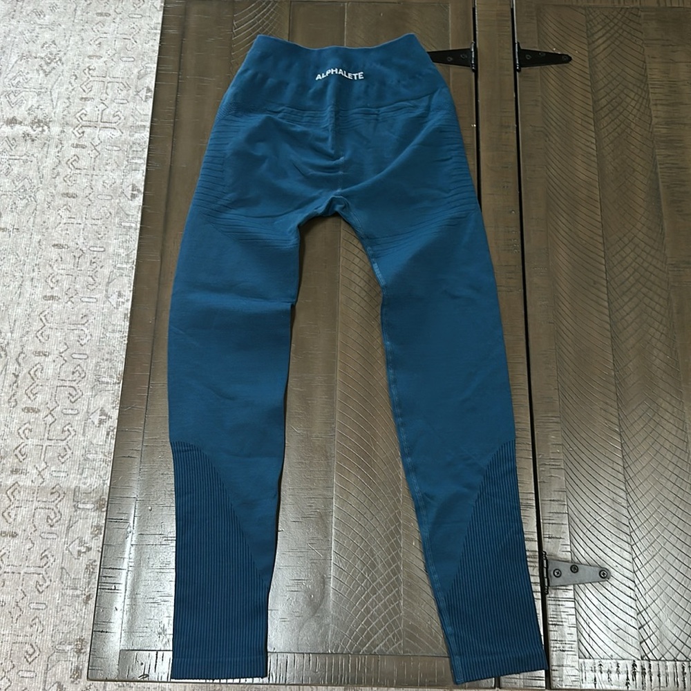 Alphalete  training leggings - Picture 2 of 2